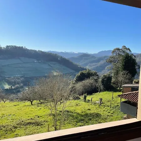 La Peral アパート La Peral (Salas, Asturias)