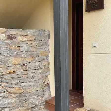 La Peral アパート